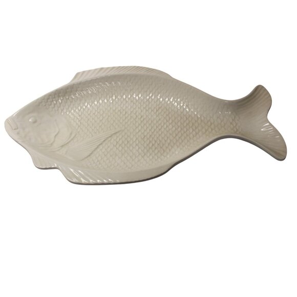 White Porcelain Fish Shaped Serving Platter Finely Detailed Made In Japan - Picture 1 of 6